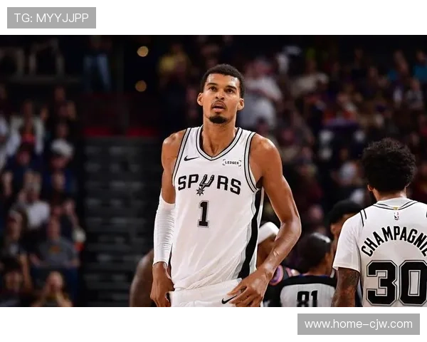 马刺关键时刻前场篮板率40% 文班亚马防守半径重塑体系