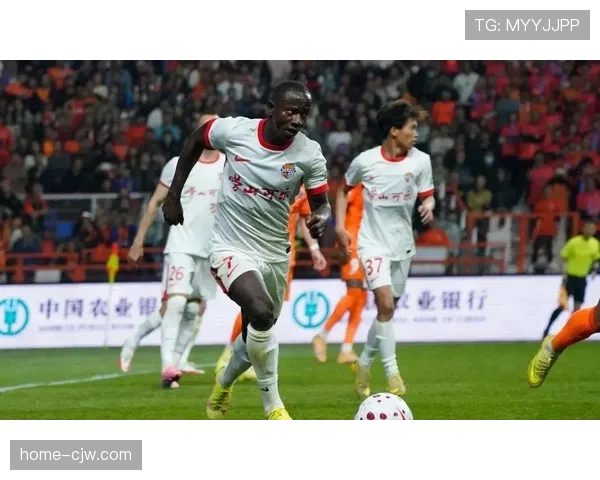 青岛海牛三连败深陷降级区 防线重组迫在眉睫